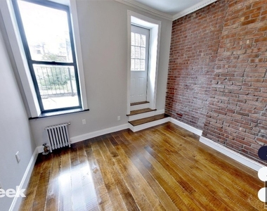Tenth Avenue - Photo Thumbnail 1