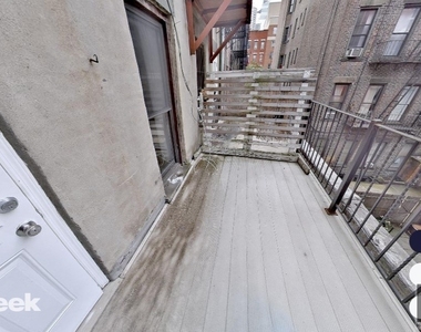 Tenth Avenue - Photo Thumbnail 4