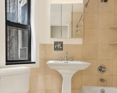 Tenth Avenue - Photo Thumbnail 7