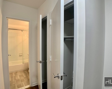 East 56th Street - Photo Thumbnail 5