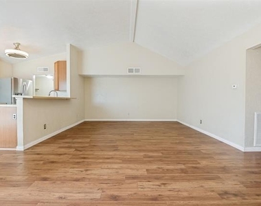 7305 Pineberry Road - Photo Thumbnail 4