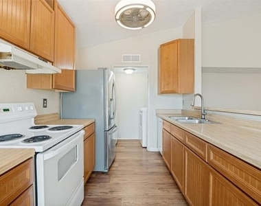 7305 Pineberry Road - Photo Thumbnail 10
