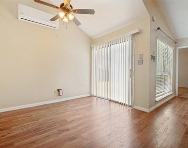 7305 Pineberry Road - Photo Thumbnail 6