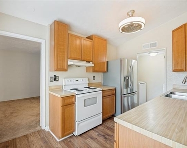 7305 Pineberry Road - Photo Thumbnail 9
