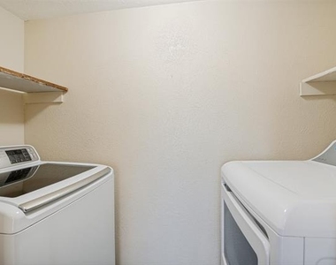 7305 Pineberry Road - Photo Thumbnail 21