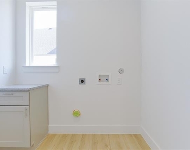 2805 Weisenberger Street - Photo Thumbnail 11