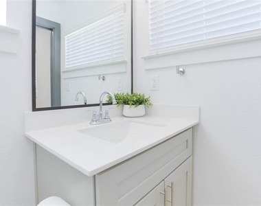 2805 Weisenberger Street - Photo Thumbnail 29