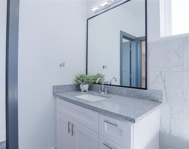 2805 Weisenberger Street - Photo Thumbnail 20