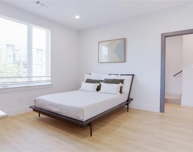 2805 Weisenberger Street - Photo Thumbnail 18