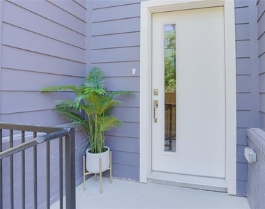 2805 Weisenberger Street - Photo Thumbnail 1