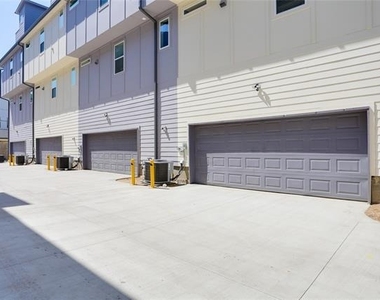 2805 Weisenberger Street - Photo Thumbnail 34