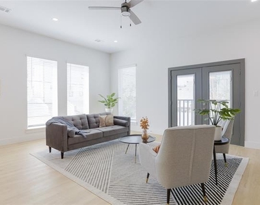 2805 Weisenberger Street - Photo Thumbnail 6