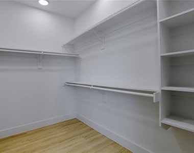 2805 Weisenberger Street - Photo Thumbnail 23