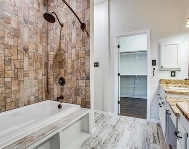 2032 Signal Ridge Place - Photo Thumbnail 9