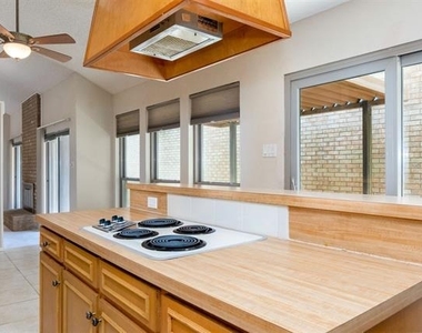 616 Placid Circle - Photo Thumbnail 17