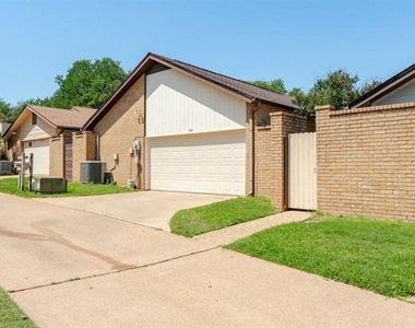 616 Placid Circle - Photo Thumbnail 35