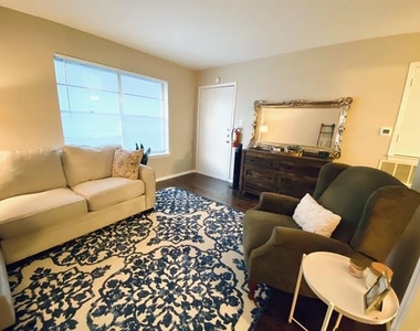 1107 N Locust Street - Photo Thumbnail 1