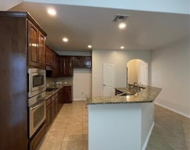 10525 Flat Creek Trail - Photo Thumbnail 9