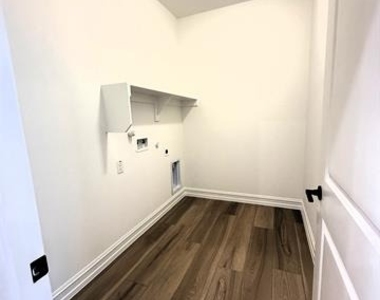 4349 Noble Lane - Photo Thumbnail 23