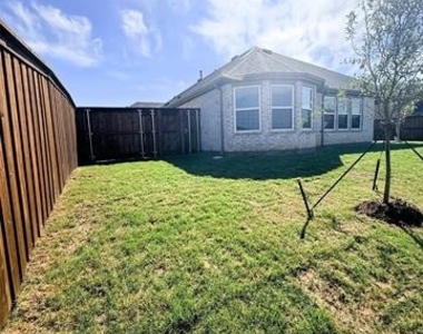 4349 Noble Lane - Photo Thumbnail 29