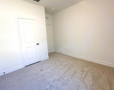 4349 Noble Lane - Photo Thumbnail 22