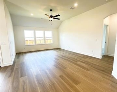4349 Noble Lane - Photo Thumbnail 4
