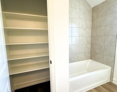 4349 Noble Lane - Photo Thumbnail 20
