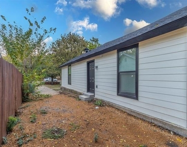 921 S Waverly Drive - Photo Thumbnail 11