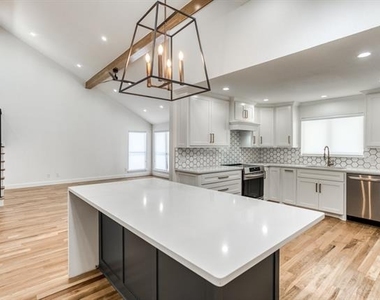 3924 Dalston Lane - Photo Thumbnail 17