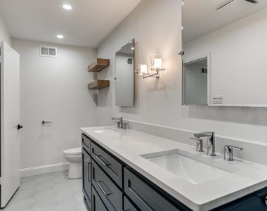 3924 Dalston Lane - Photo Thumbnail 7