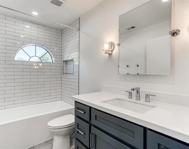 3924 Dalston Lane - Photo Thumbnail 28