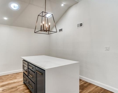 3924 Dalston Lane - Photo Thumbnail 15
