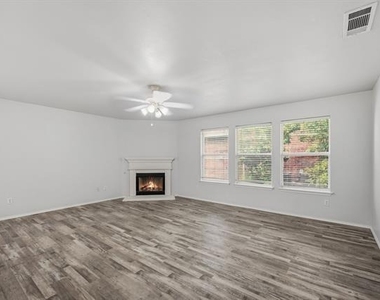 1407 Plateau Drive - Photo Thumbnail 6