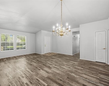 1407 Plateau Drive - Photo Thumbnail 5