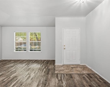1407 Plateau Drive - Photo Thumbnail 3