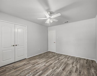 1407 Plateau Drive - Photo Thumbnail 16