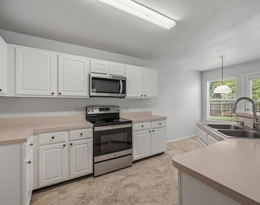 1407 Plateau Drive - Photo Thumbnail 9