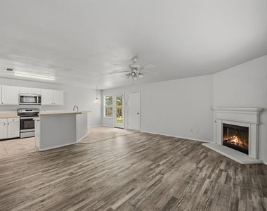 1407 Plateau Drive - Photo Thumbnail 7