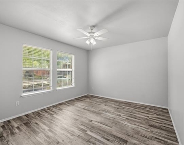 1407 Plateau Drive - Photo Thumbnail 18