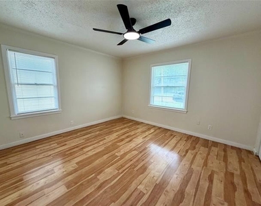 5836 Pollard Drive - Photo Thumbnail 8
