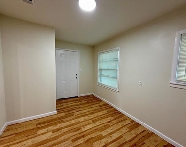 5836 Pollard Drive - Photo Thumbnail 2