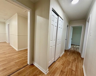 5836 Pollard Drive - Photo Thumbnail 12