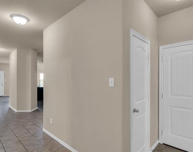 6309 Seagull Lane - Photo Thumbnail 4
