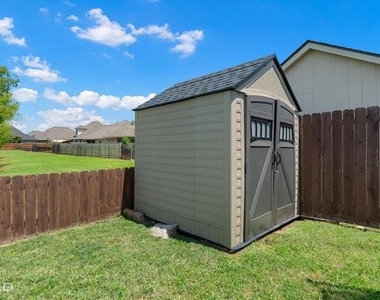 216 Apalachee Way - Photo Thumbnail 13