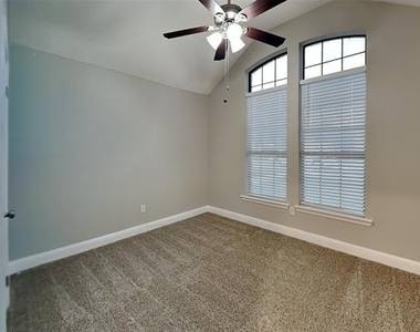 114 Liberty Drive - Photo Thumbnail 13
