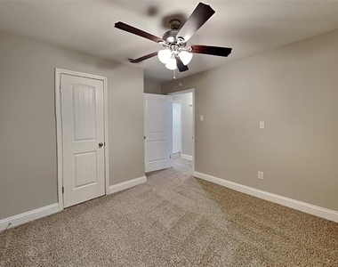 114 Liberty Drive - Photo Thumbnail 9