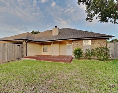 114 Liberty Drive - Photo Thumbnail 16