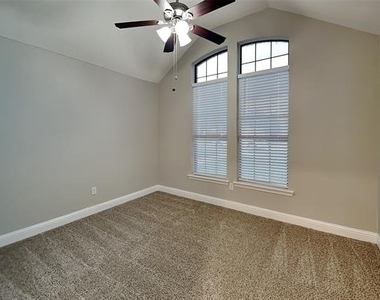 114 Liberty Drive - Photo Thumbnail 11