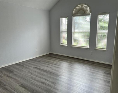 4312 Ridge Point Lane - Photo Thumbnail 11