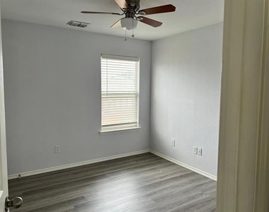 4312 Ridge Point Lane - Photo Thumbnail 2